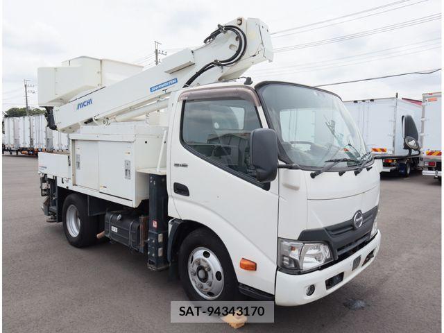 Hino DUTRO 2017-12 8741793-1