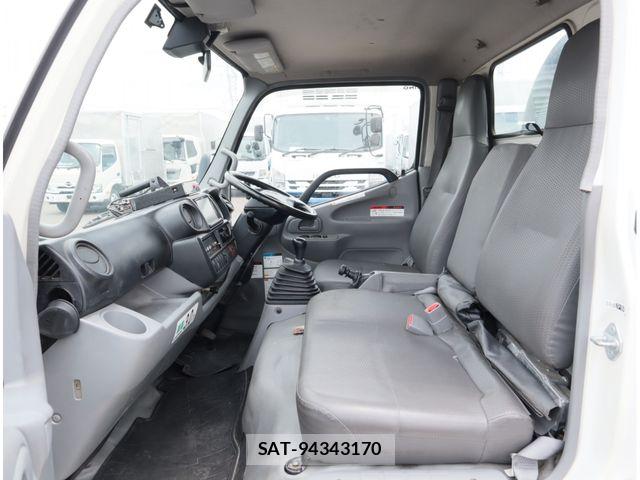 Hino DUTRO 2017-12 8741793-26