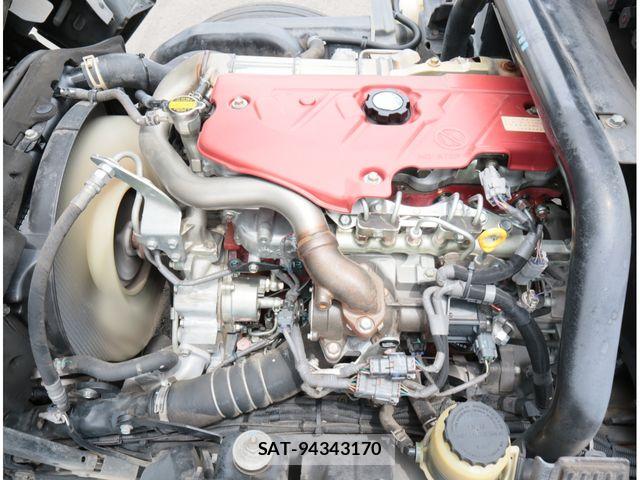 Hino DUTRO 2017-12 8741793-28