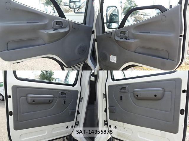 Hino DUTRO 2019-05 8741785-14