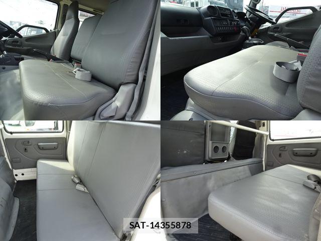 Hino DUTRO 2019-05 8741785-16