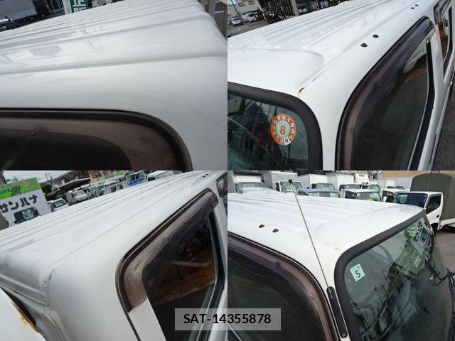 Hino DUTRO 2019-05 8741785-4