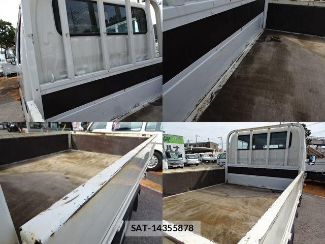 Hino DUTRO 2019-05 8741785-6