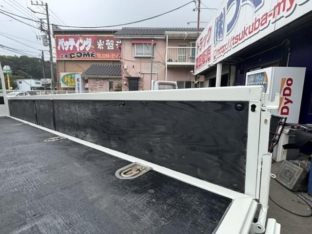 Hino DUTRO 2018-01 8732894-9