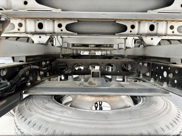Hino DUTRO 2018-01 8732894-15