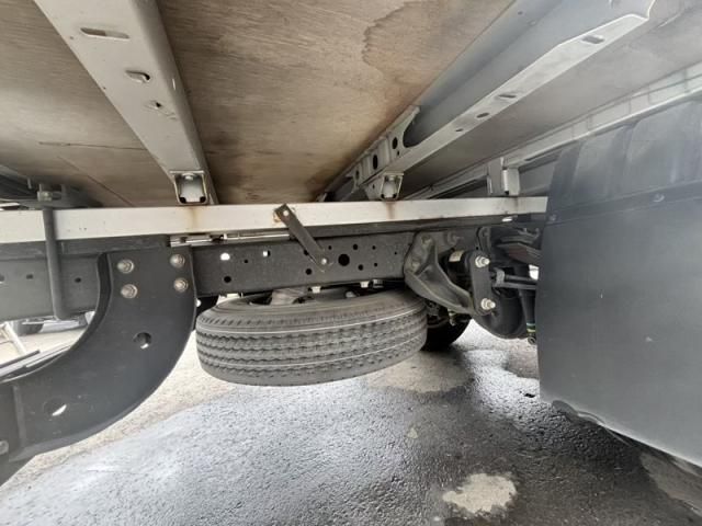 Hino DUTRO 2018-01 8732894-16