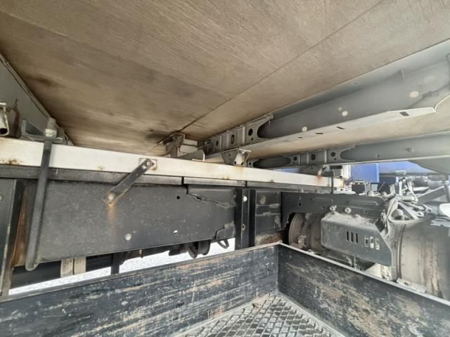 Hino DUTRO 2018-01 8732894-21