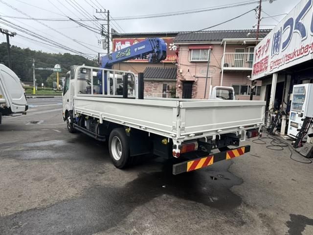 Hino DUTRO 2018-01 8732894-6