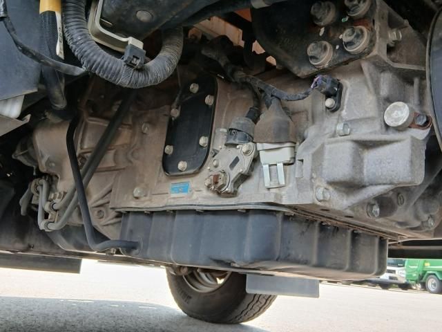 Hino DUTRO 2019-06 8732903-17