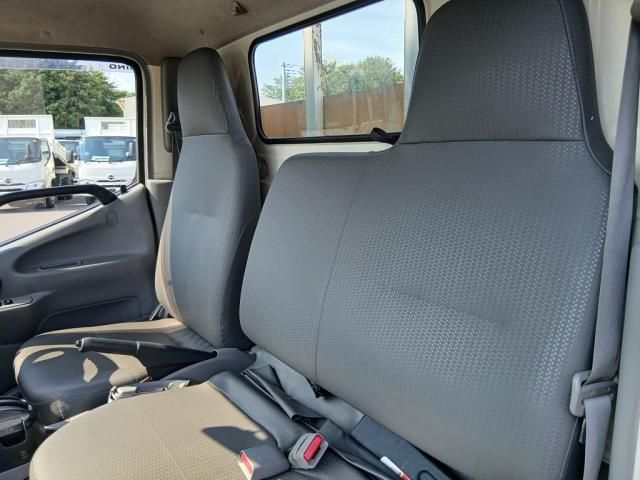 Hino DUTRO 2019-06 8732903-19