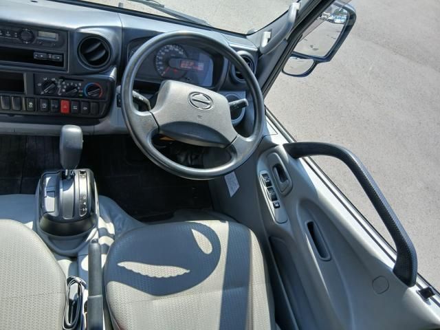 Hino DUTRO 2019-06 8732903-20