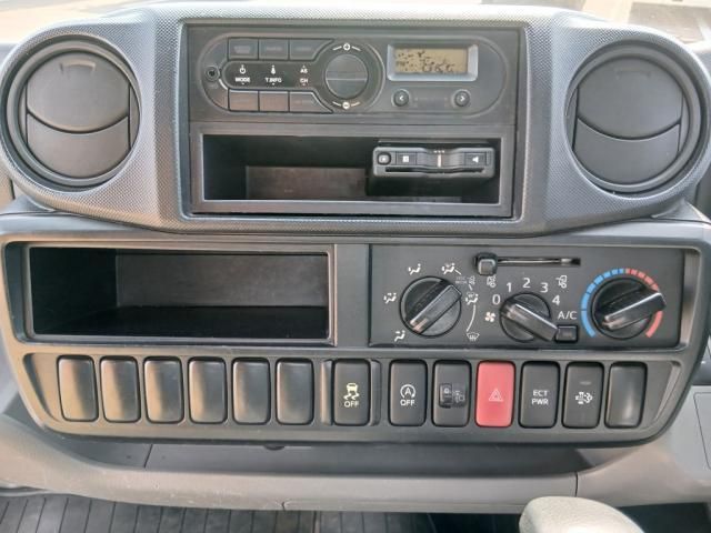 Hino DUTRO 2019-06 8732903-21