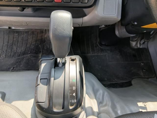 Hino DUTRO 2019-06 8732903-22