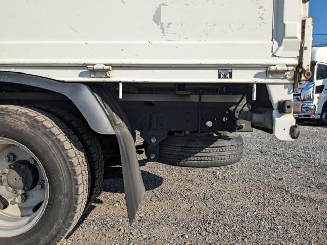 Hino DUTRO 2019-05 8732909-15