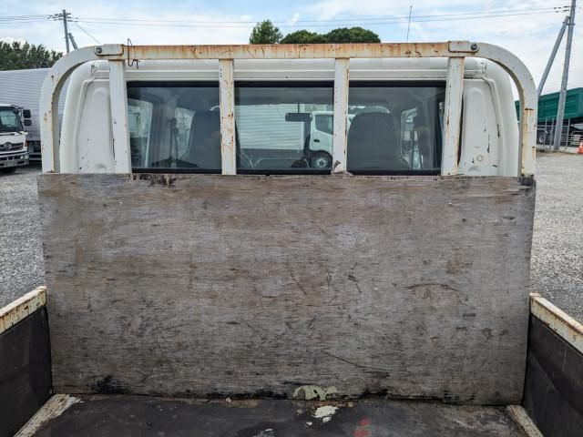Hino DUTRO 2019-05 8732904-11