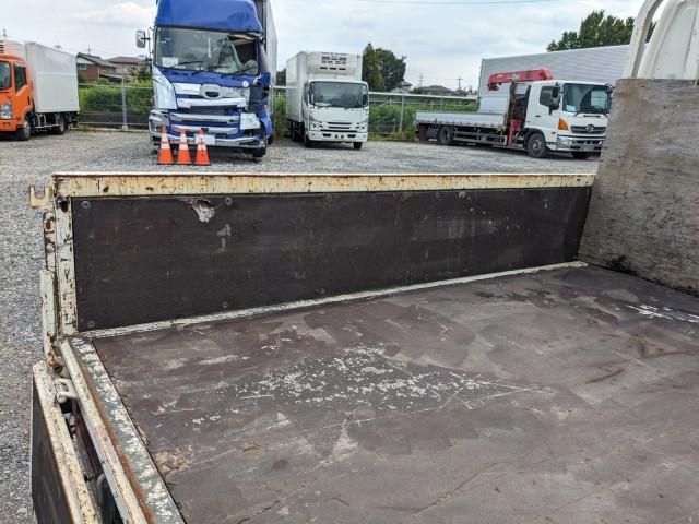 Hino DUTRO 2019-05 8732904-14
