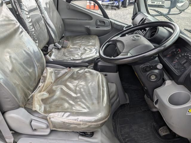Hino DUTRO 2019-05 8732904-16
