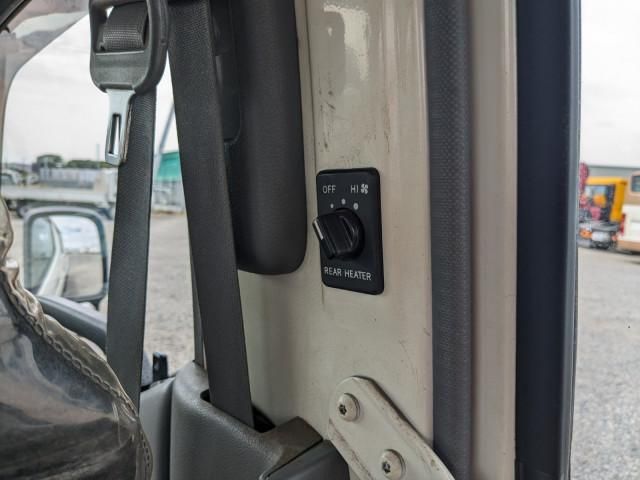 Hino DUTRO 2019-05 8732904-24