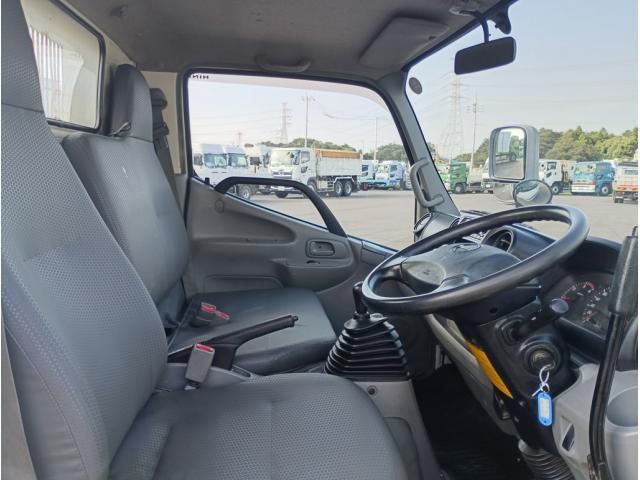 Hino DUTRO 2012-11 8732912-21