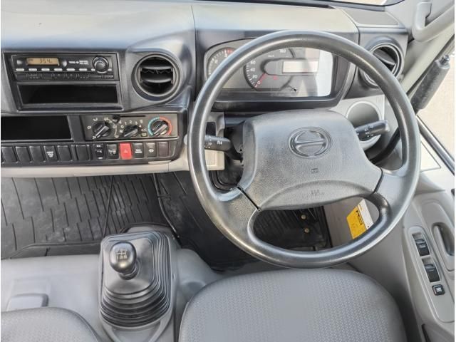Hino DUTRO 2012-11 8732912-22