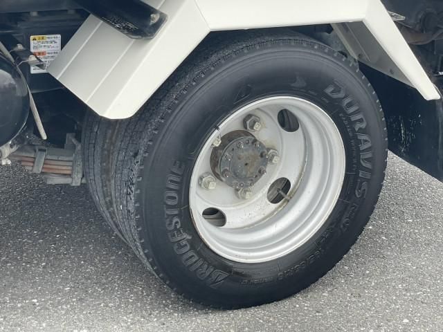 Hino DUTRO 2018-03 8732881-9