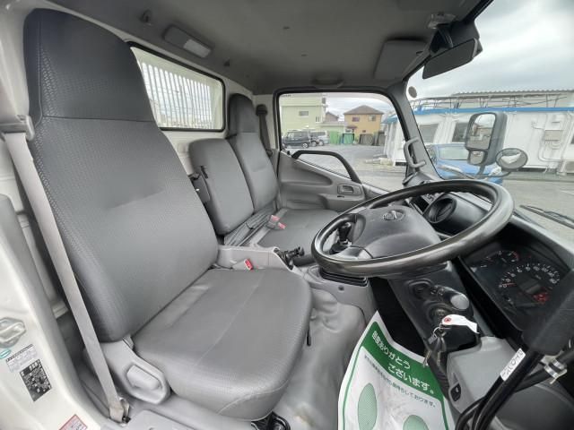 Hino DUTRO 2018-03 8732881-15