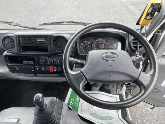 Hino DUTRO 2018-03 8732881-17