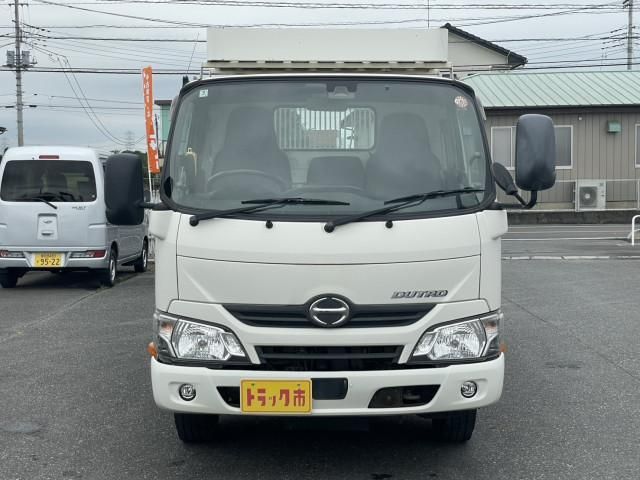 Hino DUTRO 2018-03 8732881-1