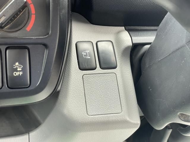 Hino DUTRO 2018-03 8732881-22