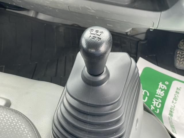 Hino DUTRO 2018-03 8732881-23