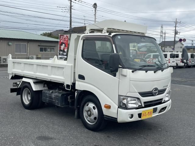 Hino DUTRO 2018-03 8732881-2