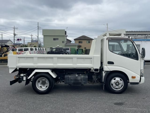 Hino DUTRO 2018-03 8732881-3