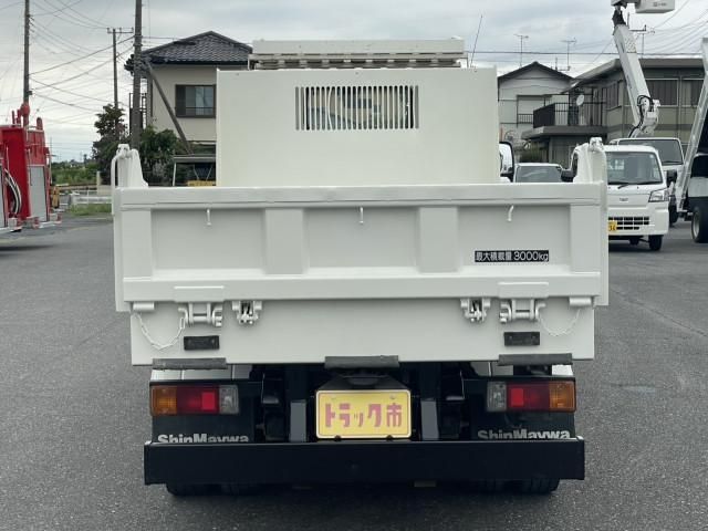 Hino DUTRO 2018-03 8732881-5