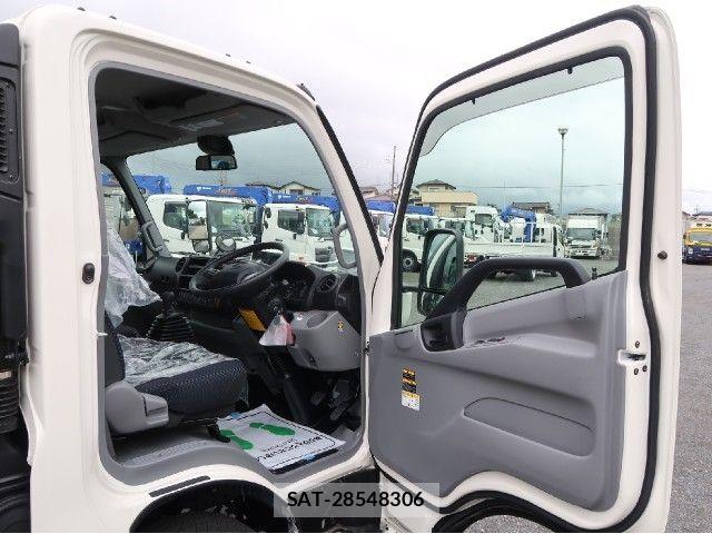 Hino DUTRO 2025-11 8741783-12