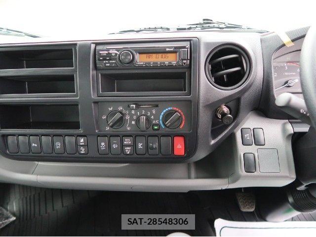 Hino DUTRO 2025-11 8741783-16