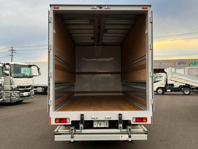 Hino DUTRO 2025-02 8732869-18