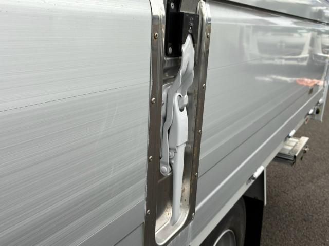 Hino DUTRO 2025-02 8732869-26