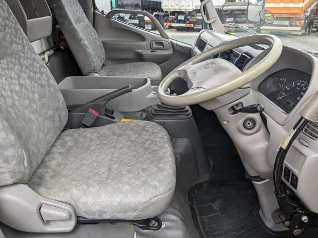 Hino DUTRO 2010-06 8770646-21
