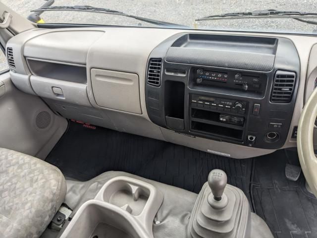 Hino DUTRO 2010-06 8770646-24