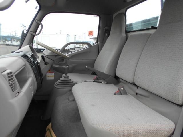 Hino DUTRO 2004-05 8770658-17