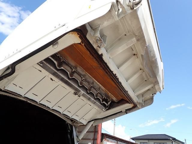 Hino DUTRO 2015-08 8770647-10