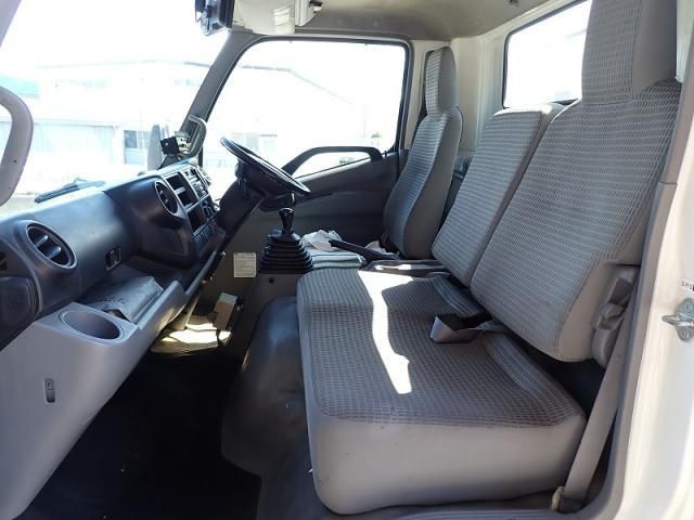 Hino DUTRO 2015-08 8770647-14