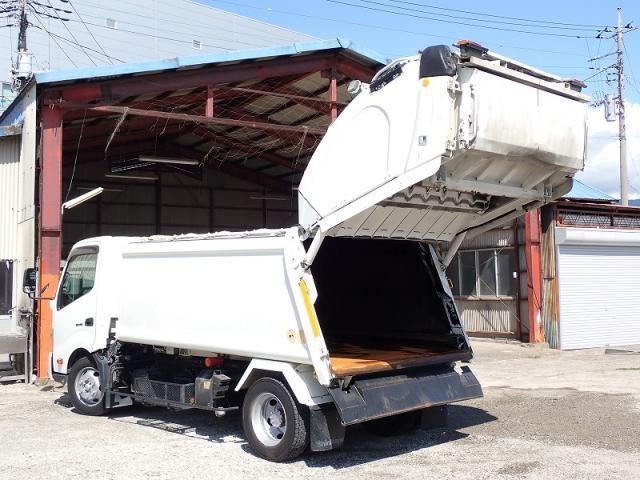 Hino DUTRO 2015-08 8770647-3