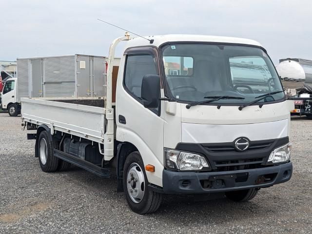 Hino DUTRO 2019-08 8770653-1
