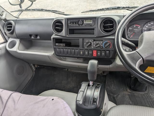 Hino DUTRO 2019-08 8770653-24