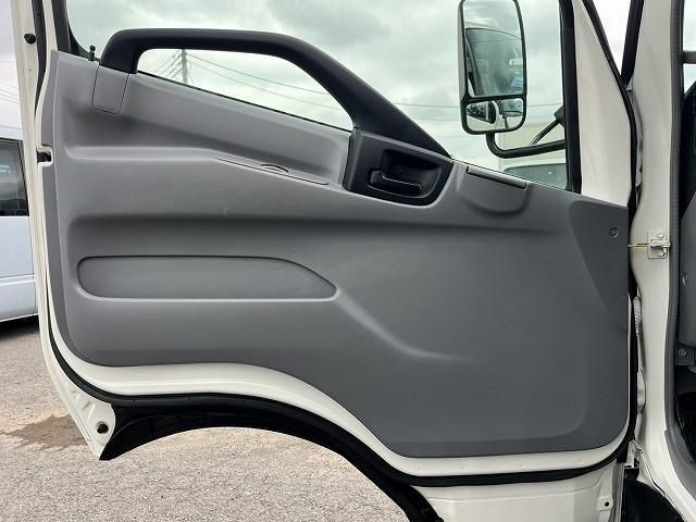 Hino DUTRO 2020-05 8770649-23