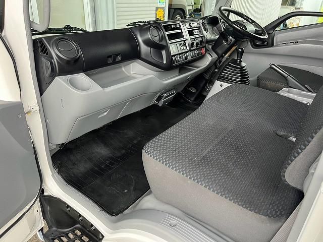 Hino DUTRO 2020-05 8770649-24