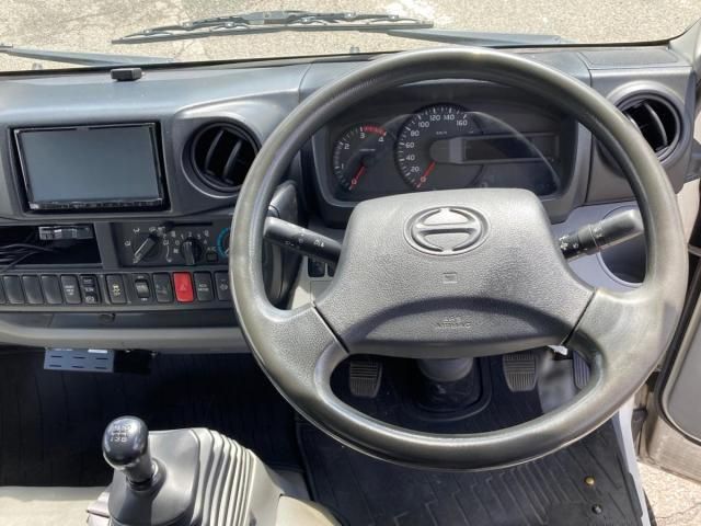 Hino DUTRO 2016-04 8770661-17
