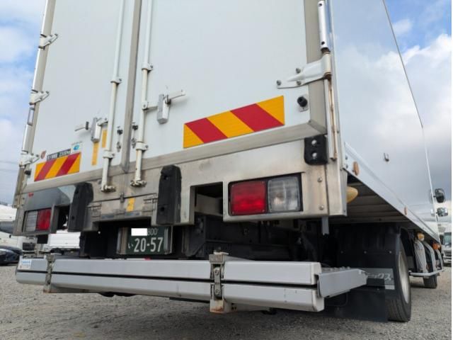 Hino DUTRO 2022-07 8770633-8
