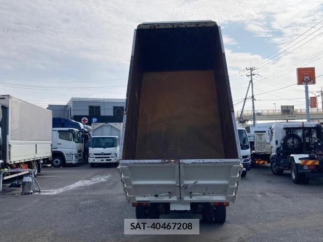 Hino DUTRO 2020-03 8795831-9